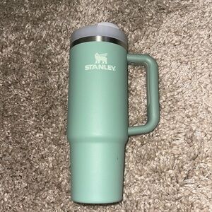Stanley 30 oz. With handle